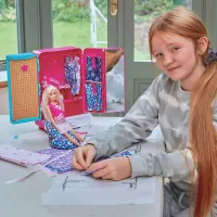 Barbie et sa garde robe artisanale 1 